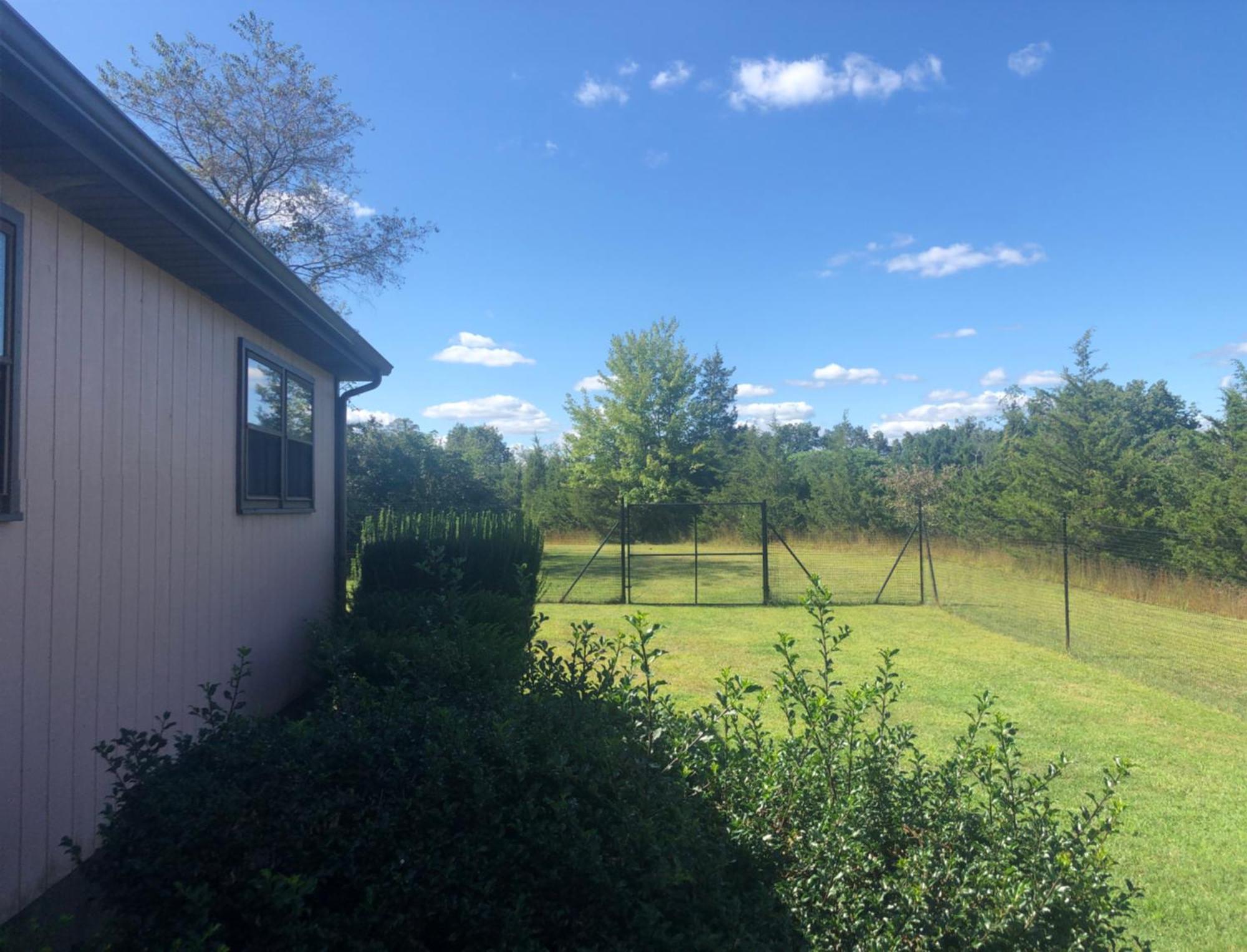 Fenced Yard Chalets From Good Dog Vacations At Big Valley Resort Sciota Εξωτερικό φωτογραφία